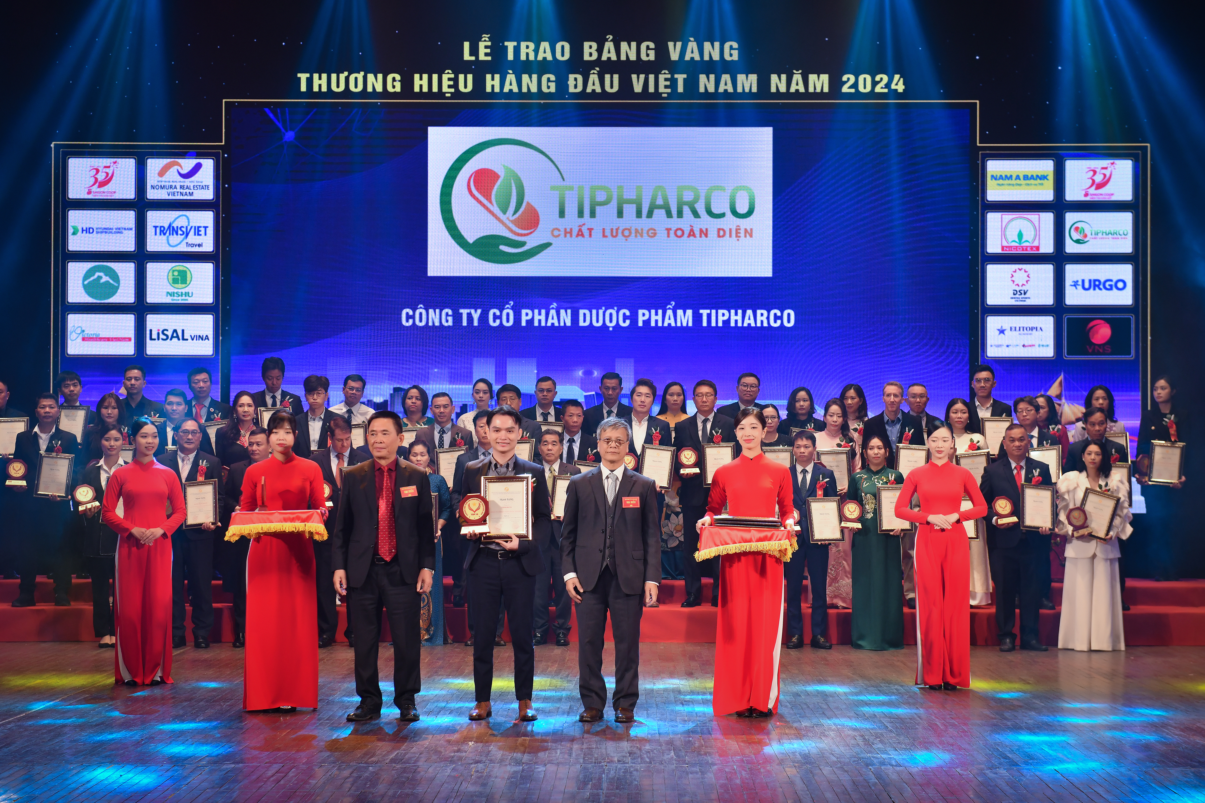 TIPHARCO ĐƯỢC VINH DANH "TOP 10 THƯƠNG HIỆU XUẤT SẮC HÀNG ĐẦU VIỆT NAM NĂM 2024"